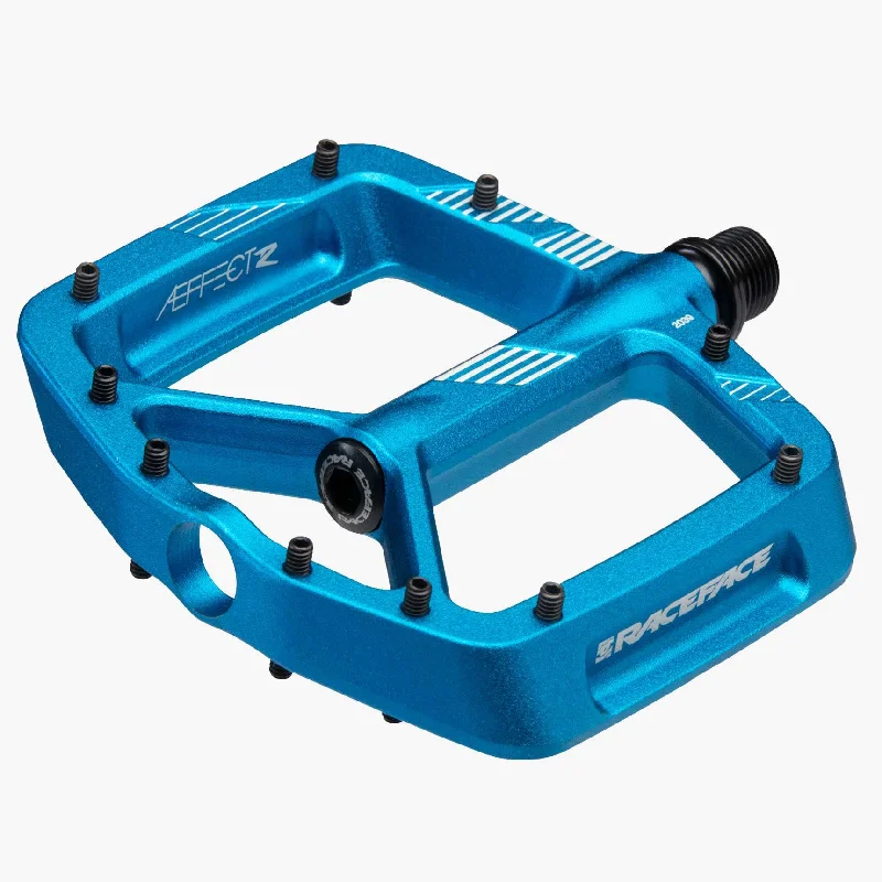 bicycle cleat guard-RaceFace Aeffect R Pedals - Platform Aluminum 9/16" Blue